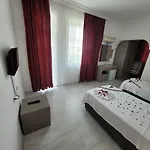 Vesta Hotel